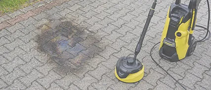 Jak usunąć olej z kostki brukowej?